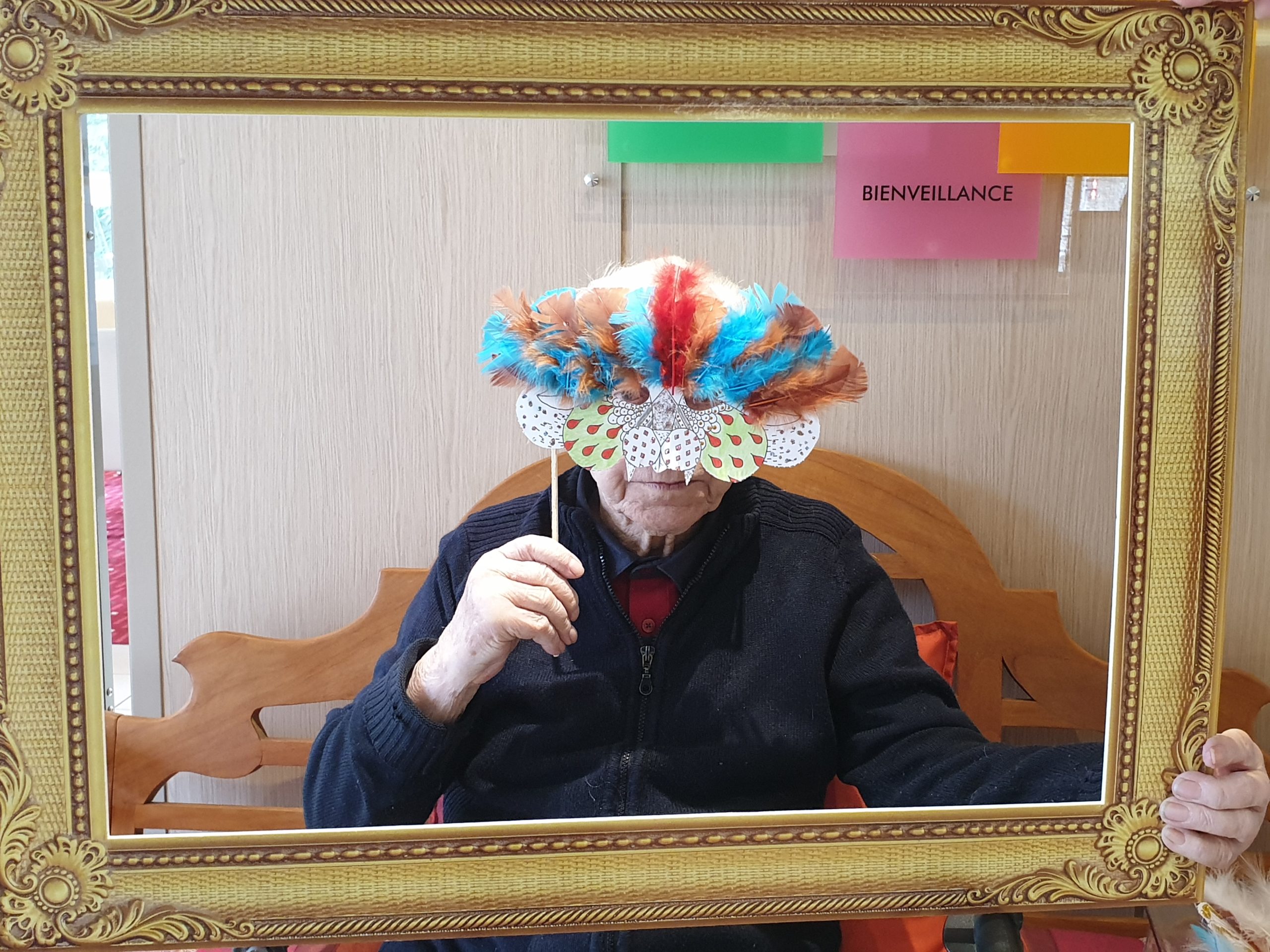 Les portraits masqués des résidents à l'EHPAD Bérengère